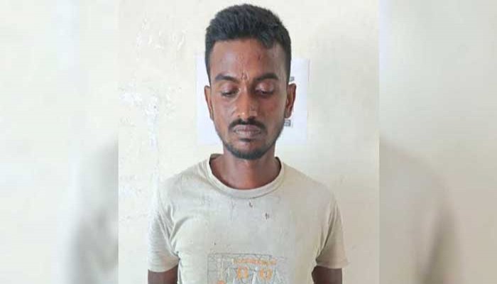 পাবনার ফরিদপুরে নেশার টাকা না পেয়ে মাকে গলা কেটে হত্যার অভিযোগ, ছেলে আটক
