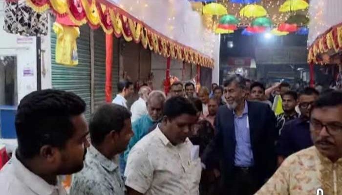 রাণীশংকৈলে পূজামণ্ডপে এমপি জাহিদ, সনাতন ধর্মাবলম্বীদের সঙ্গে শুভেচ্ছা বিনিময়