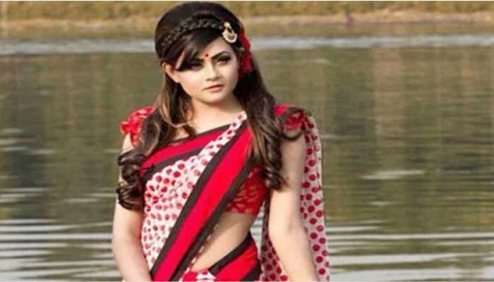 ক্যানসারের কাছে হার মানলেন মডেল ও অভিনেত্রী তুলনা