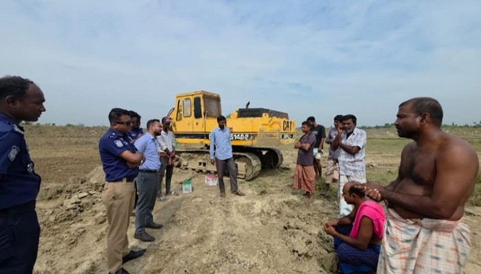 বাগমারায় ফসলি জমির মাটি কাটায় একজনের কারাদণ্ড, অপরজনকে জরিমানা